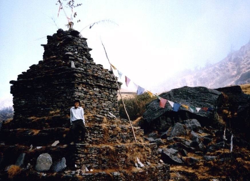 Chorten and Prayer Flags on Salpa Pass