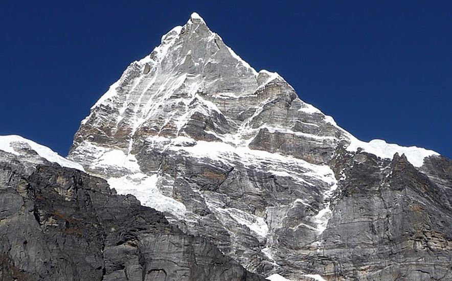 SE Peak of Thamserku on ascent to Dig Kare on route to Mera La