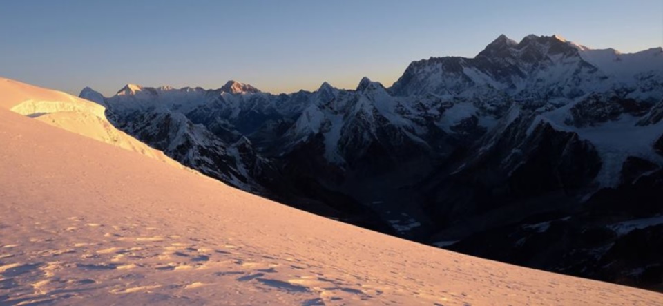 Everest on ascent of Mera Peak