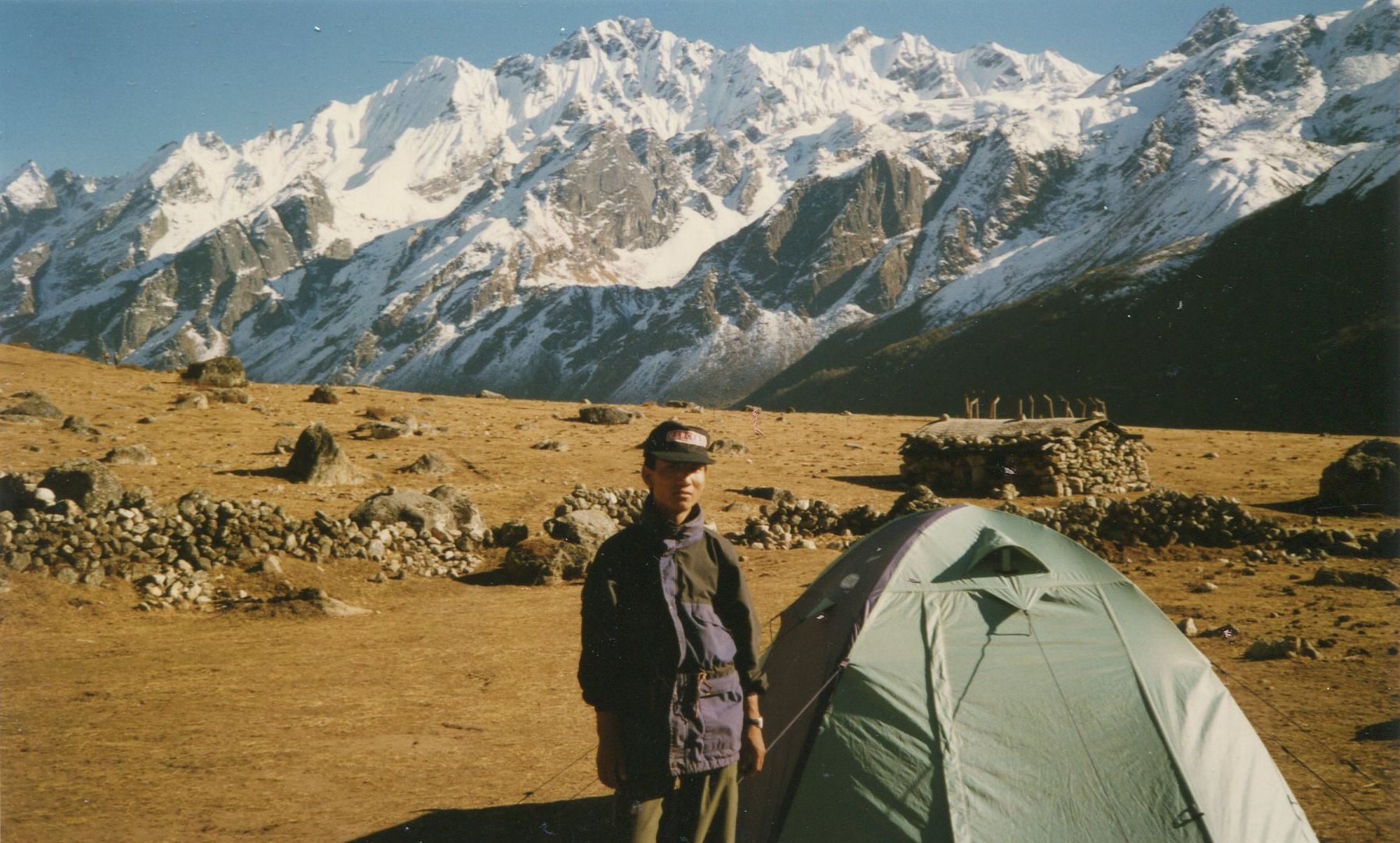 Pangen Dobku / Ponggen Dopku ( 5930m ) from Kyanjin