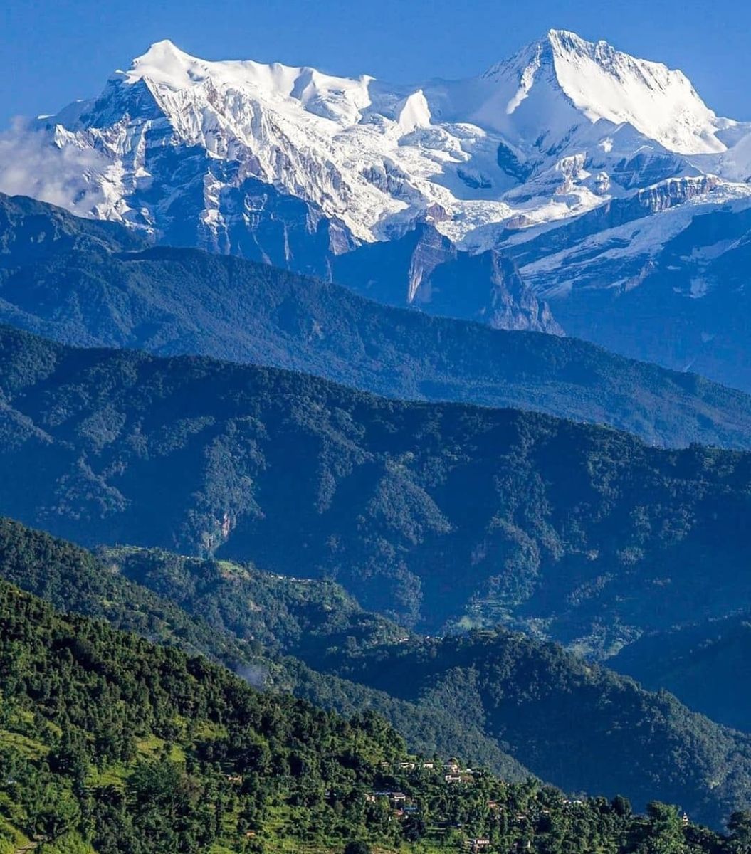 Annapurnas IV & II