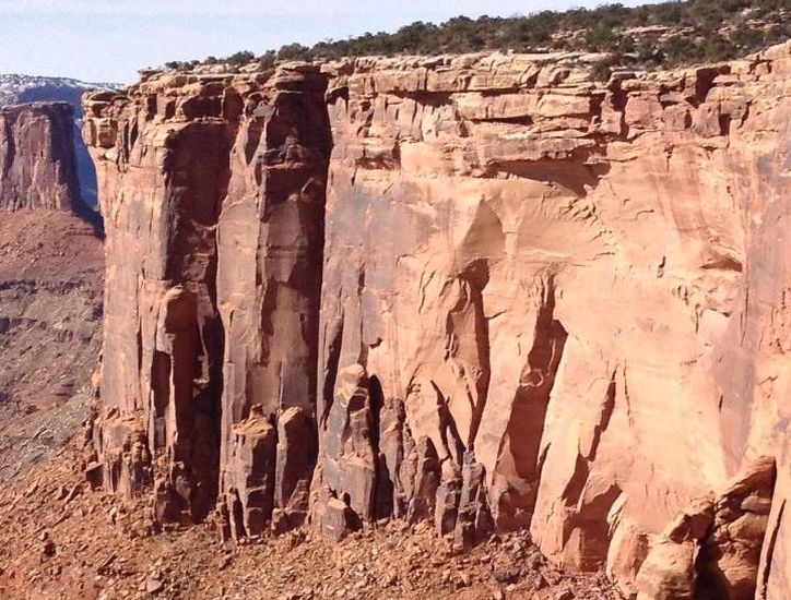 Wingate Cliffs at Dead Horse Point on " Island in the Sky "