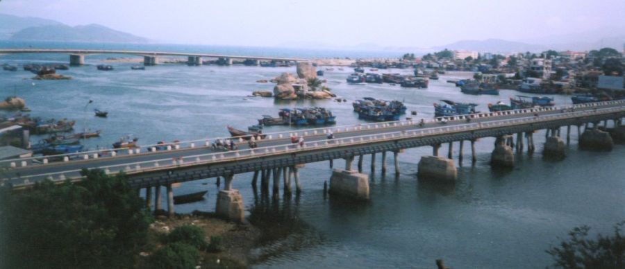 Xom Bong Bridge over the Cai River in Nha Trang