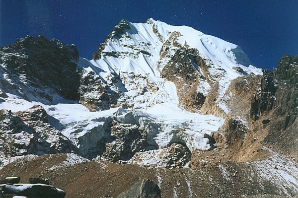 A Photo Gallery of an ascent of Naya Kanga and crossing of Ganja La high pass in the Langtang Region of the Nepal Himalaya