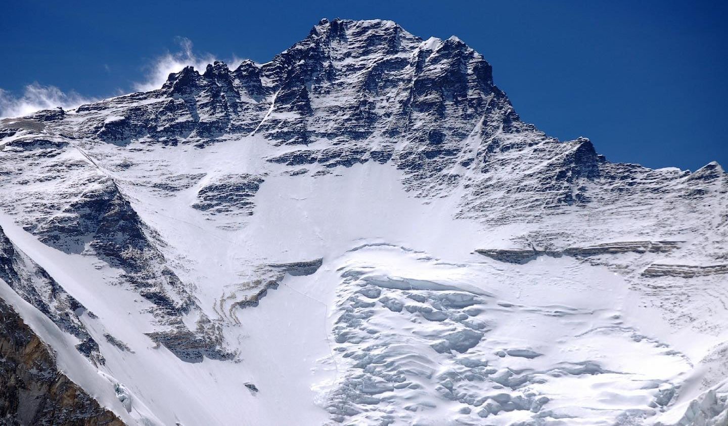 Lhotse ( 8516m ) above the Western Cwym