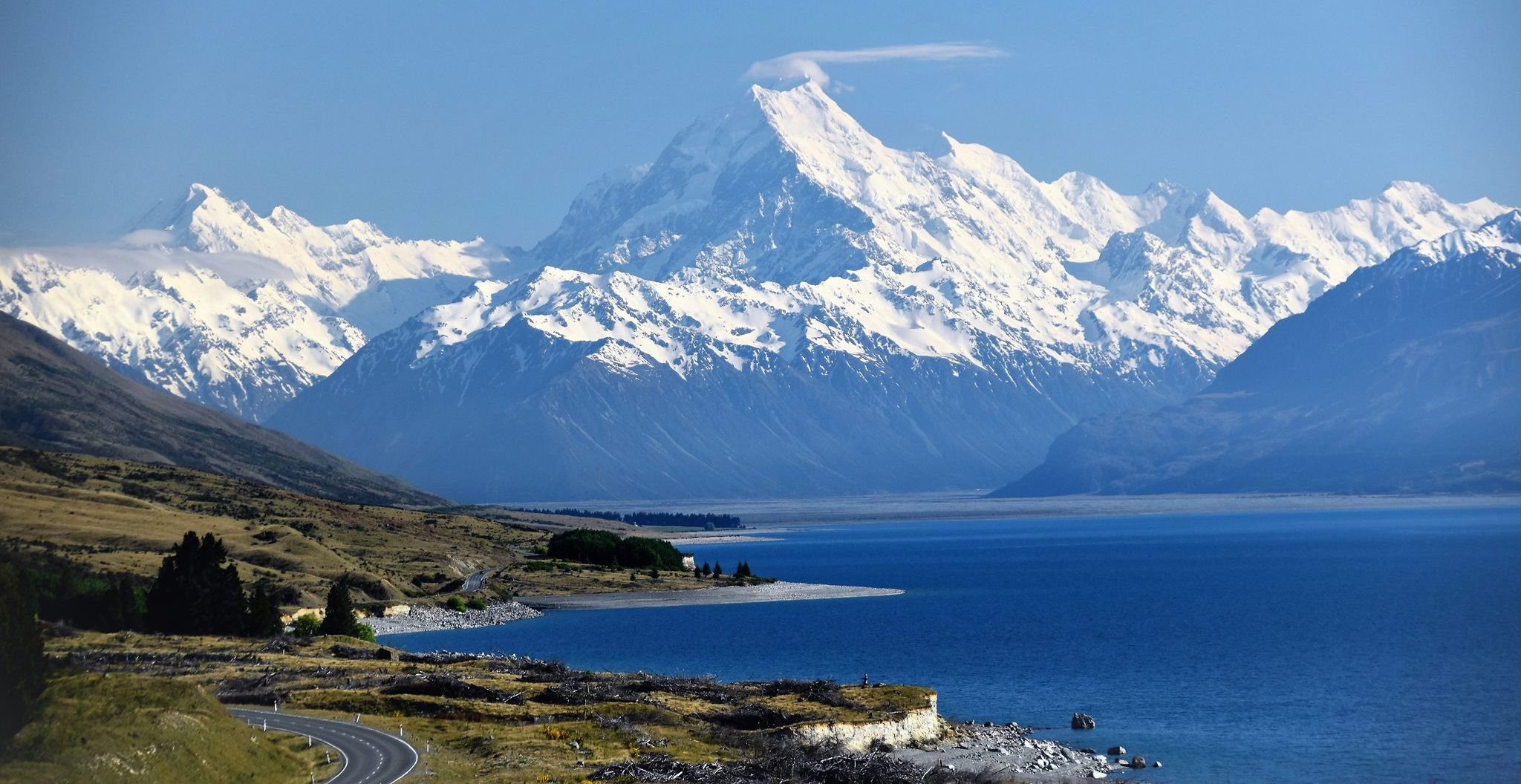 Lake Tekapo and Mount Cook in the Southern Alps of the South Island of New Zealand