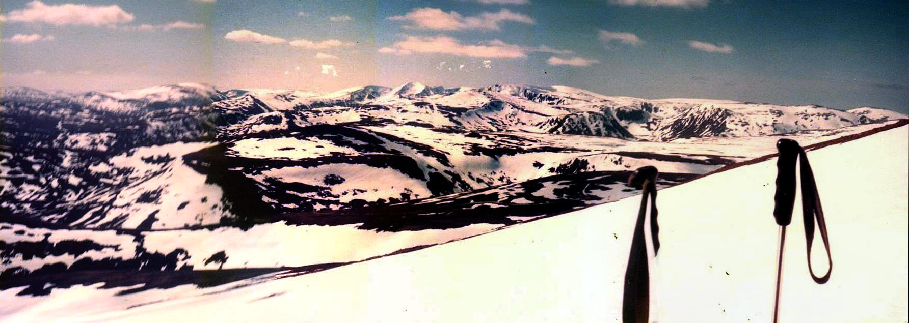 Cairngorms from Carn an Fhidhleir ( Carn Ealar )