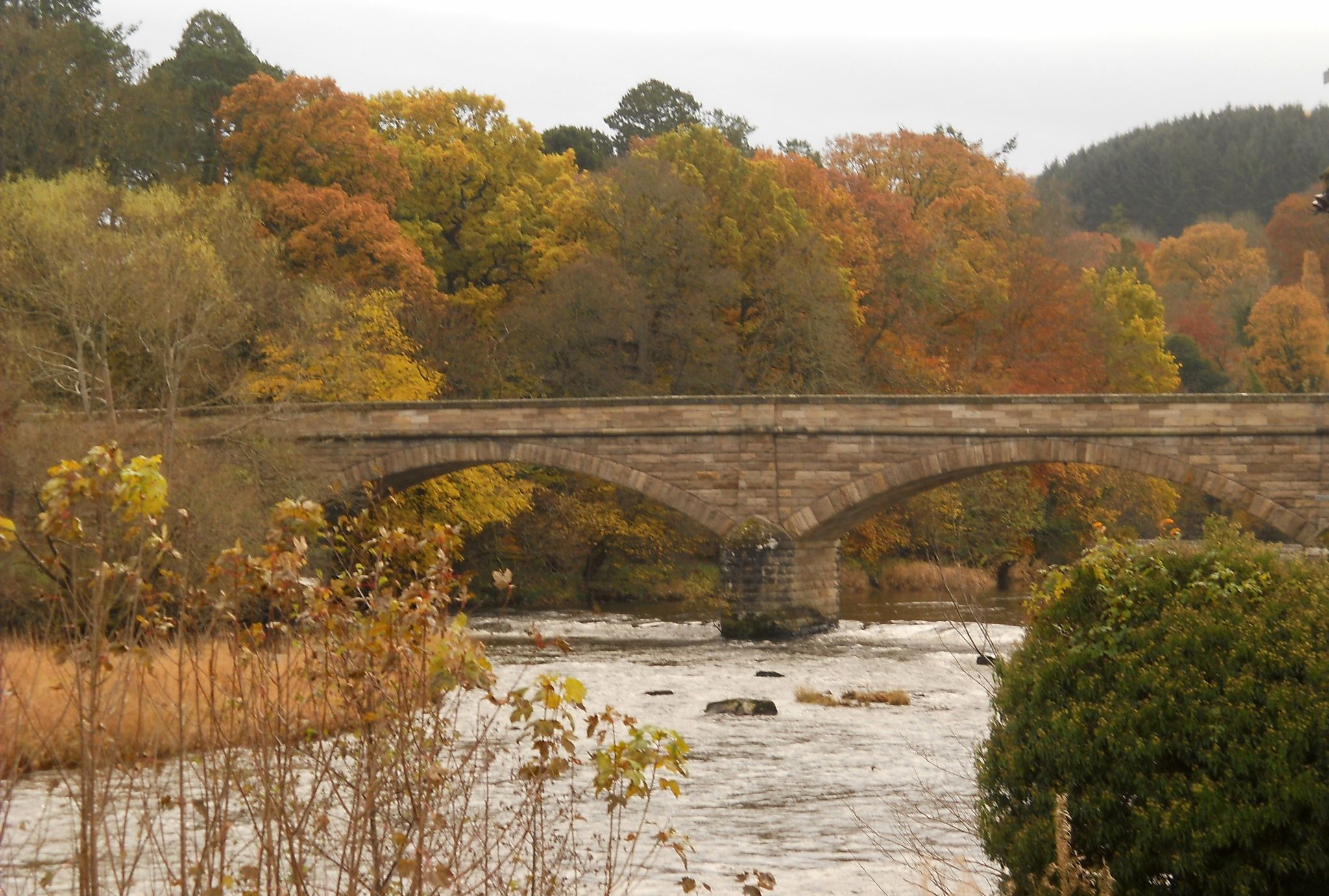 Road bridge over the River Clyde at Crossford Village