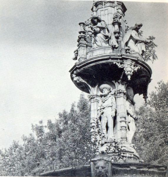 Doulton Fountain in Glasgow Green