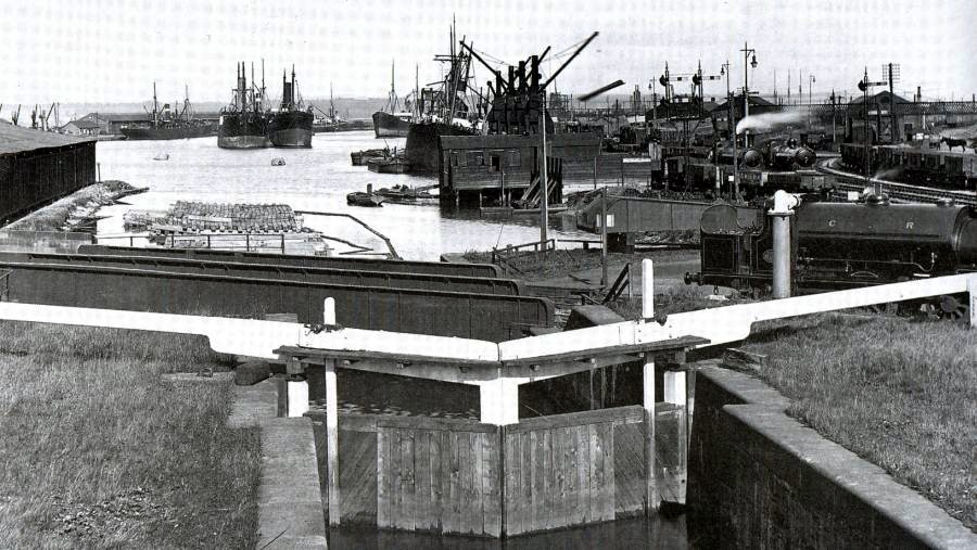 Forth and Clyde Canal at Grangemouth Docks