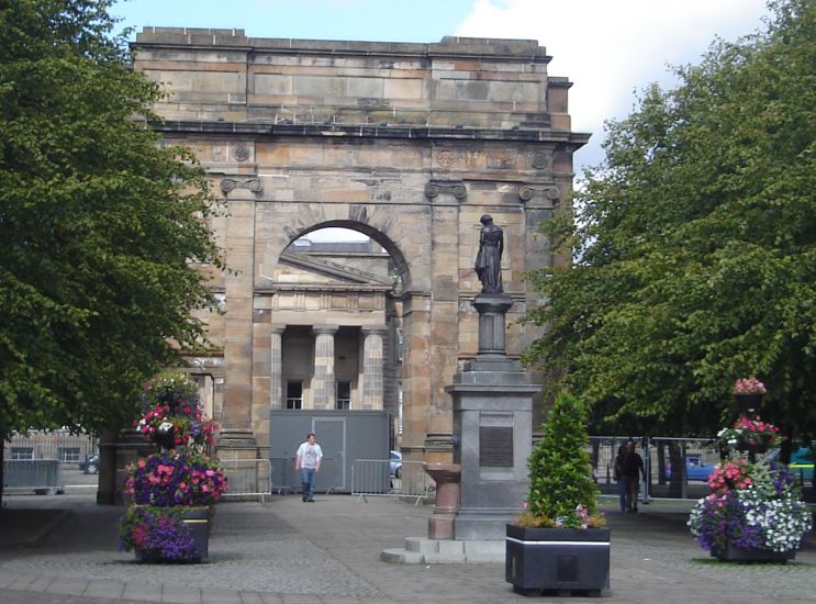 McLennan Arch into Glasgow Green