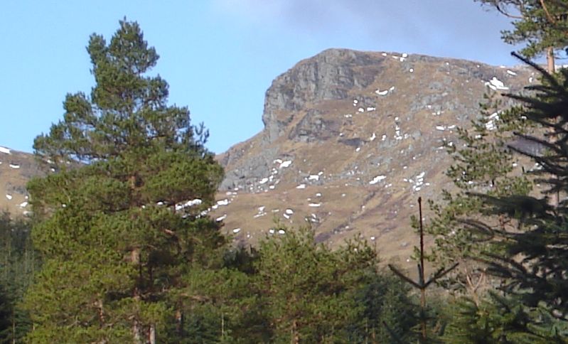 Cliffs of Meall an Fhiodhain from Kirkton Glen