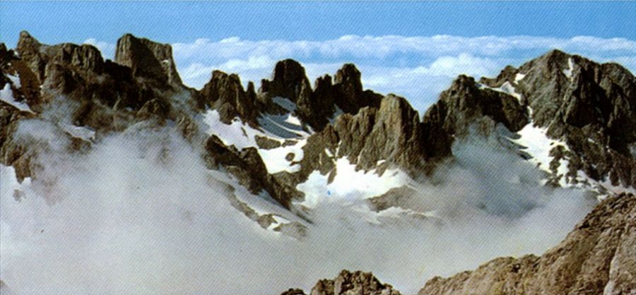 Panorama desde Pene Vieja, Picos de Europa in NW Spain