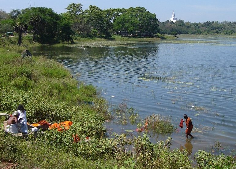 Basawakkulama and Ruvanvelisaya Dagoba